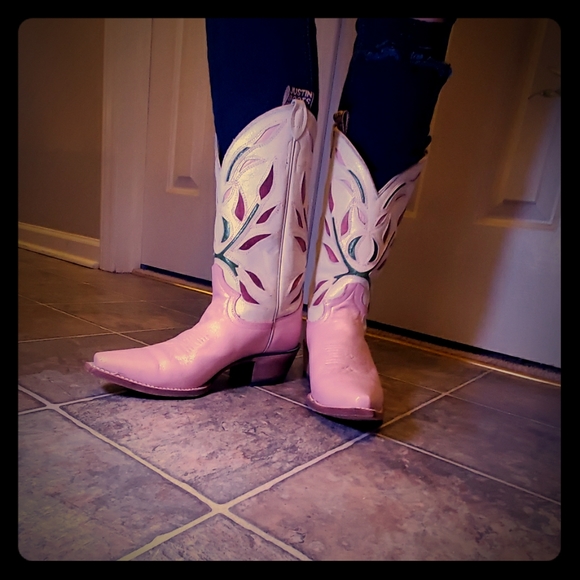 justin pink cowboy boots